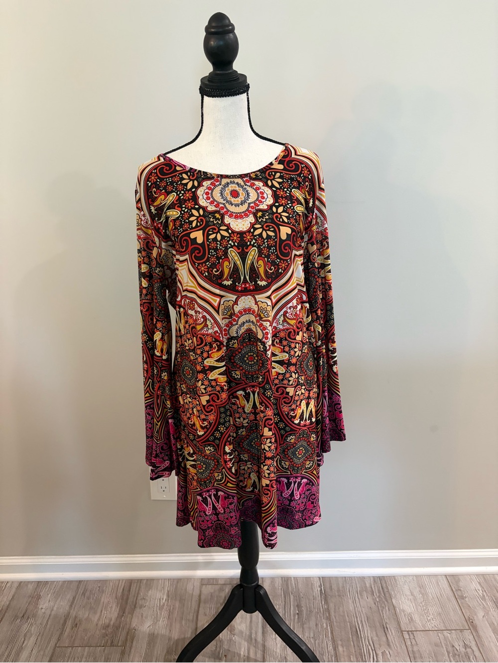 Mechant Long Sleeve Paisley Swing Dress in Red and Pink